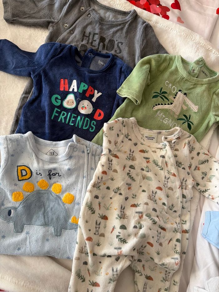 Lot vêtement bébé 1mois voir 2/3 articles naissance - photo numéro 9