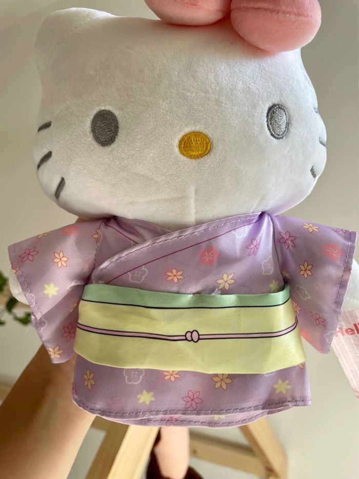 Peluche Hello Kitty sanrio Kimono 👘 - photo numéro 17