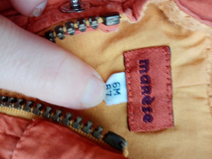 Imperméable orange 6 mois - photo numéro 4