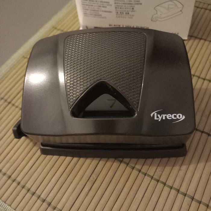 Perforeuse  noire - photo numéro 3