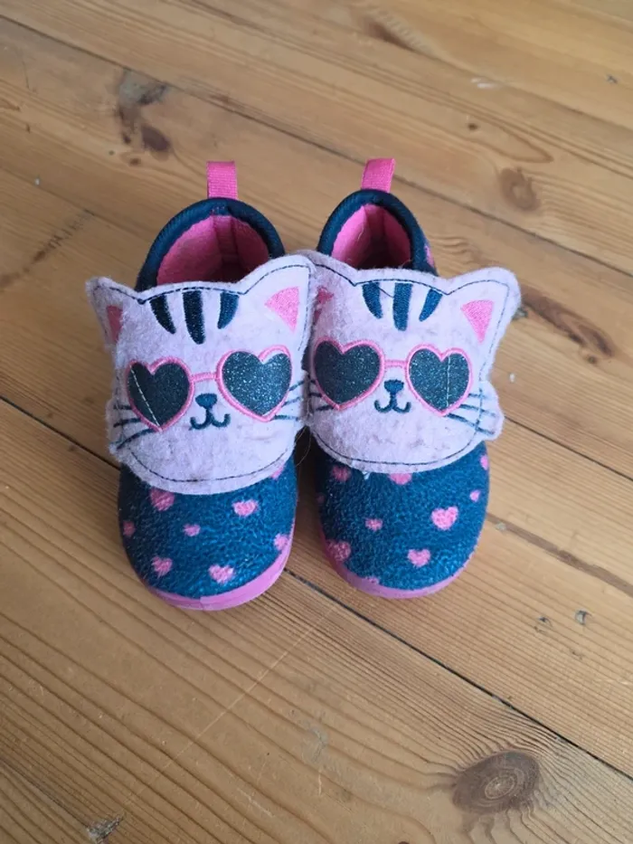 Deux paires de chaussons/chaussure 22 - photo numéro 2