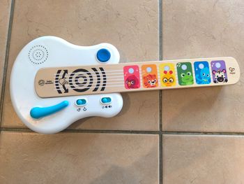 Guitare bébé 