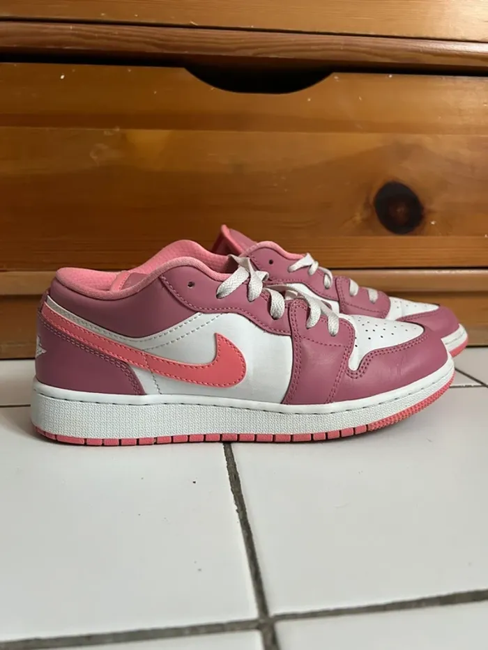 Air Jordan rose basse