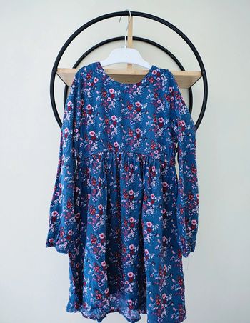 6 ans robe ( étiquette coupée)