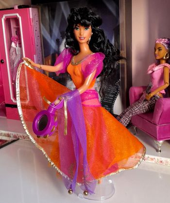 poupée barbie disney Esmeralda 1995 