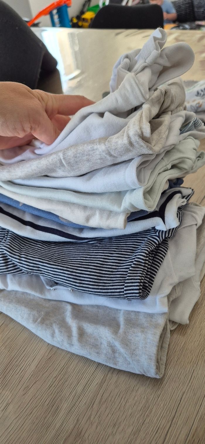 Lot bodies petit bateau + 3 autres LR et petit beguin