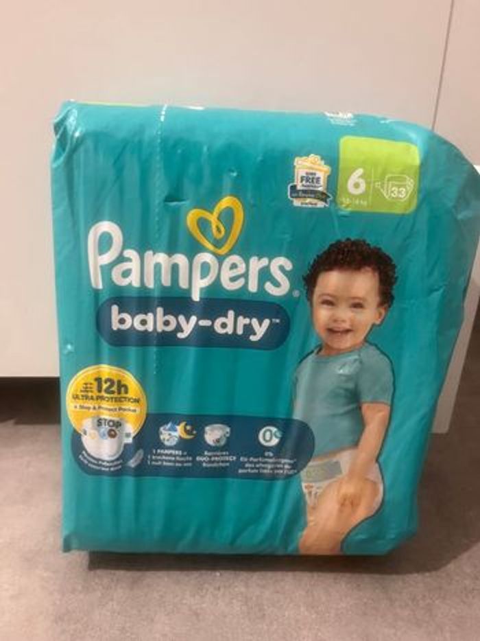 Couches Pampers