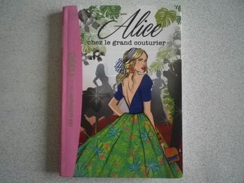 ALICE CHEZ LE GRAND COUTURIER