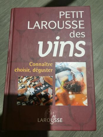 Livre le Larousse des vins