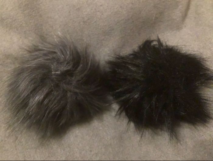 Gros pompons gris et noir - photo numéro 2