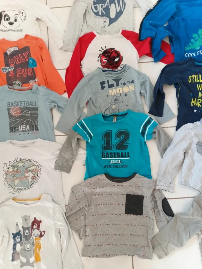Lot de 15 t shirts /chemises hiver 3 ans - photo numéro 4