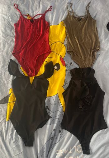 Lot 4 Bodys Taille S