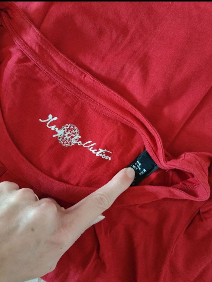 Tee-shirt rouge - photo numéro 3