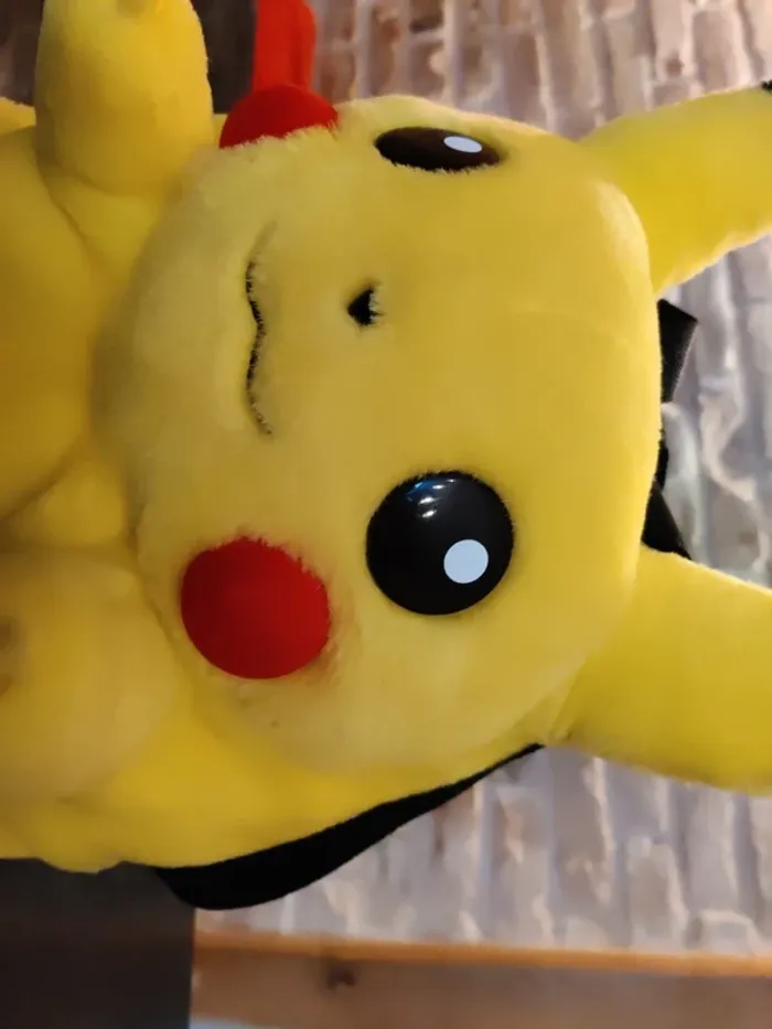 Sac à dos peluche Pokemon Pikachu - photo numéro 2