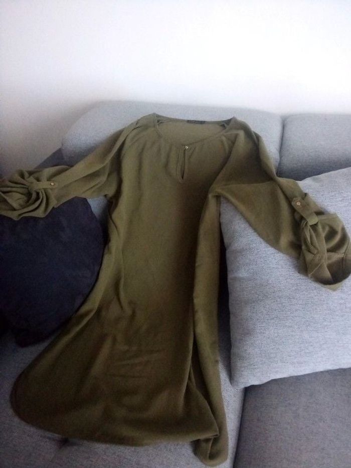 Peu se porter soit en tunique ou soit en robe