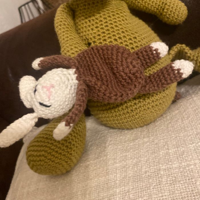 Lion au crochet avec souris - photo numéro 2