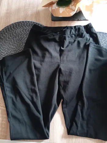 Pantalon leggings jambe large taille M