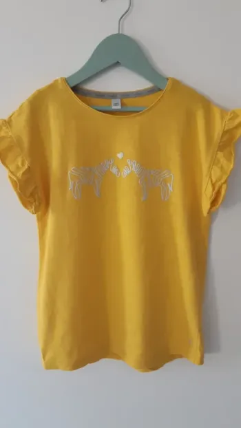 Tee shirt fille Okaïdi jaune – 10 ans – Neuf sans étiquette