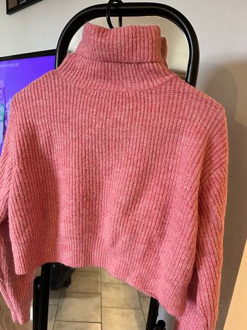 Pull col roulé rose