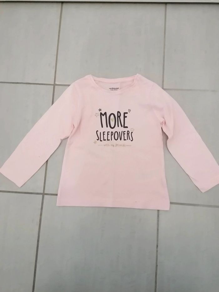Tee-shirt manches longues neuf juste lavé 3 ans