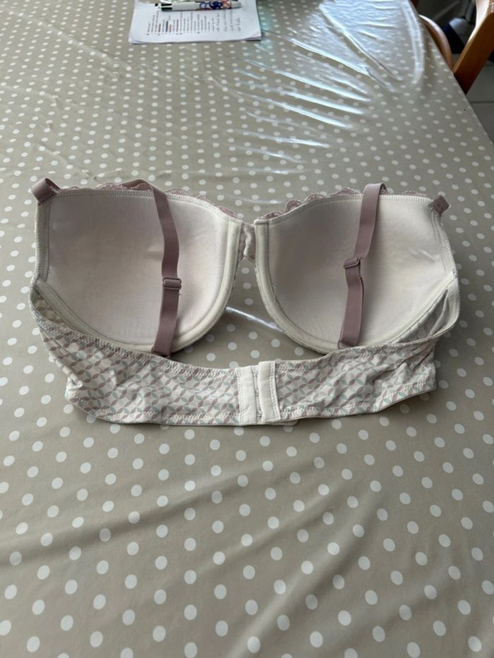 Soutien-gorge - photo numéro 2