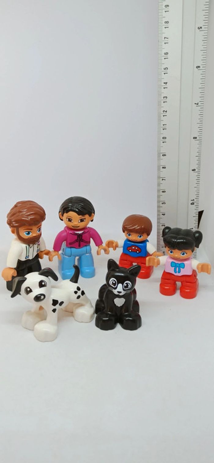 Famille avec enfants chien chat lego duplo - photo numéro 2