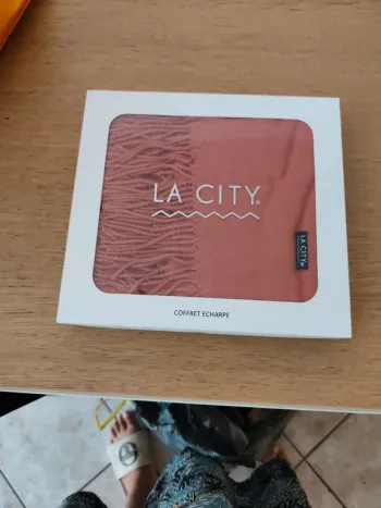 Coffret écharpe city neuf