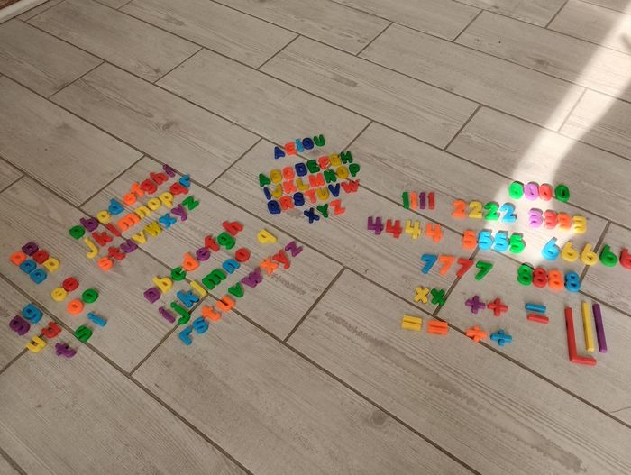 Lot de chiffres et lettres aimantés 💜