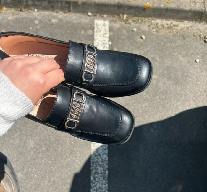 Chaussure noires neuves - photo numéro 2