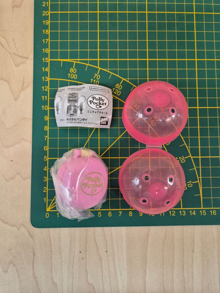 Gashapon charm Polly Pocket série 1 : 1989 Button's Animal Hospital - photo numéro 5