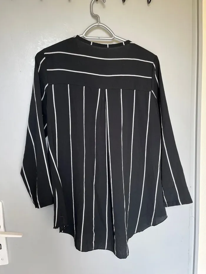 Blouse noire et blanche - photo numéro 3