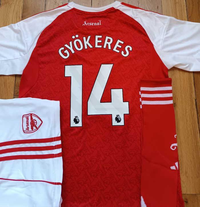 Kit football Arsenal 2026 taille 10 ans modèle rouge domicile