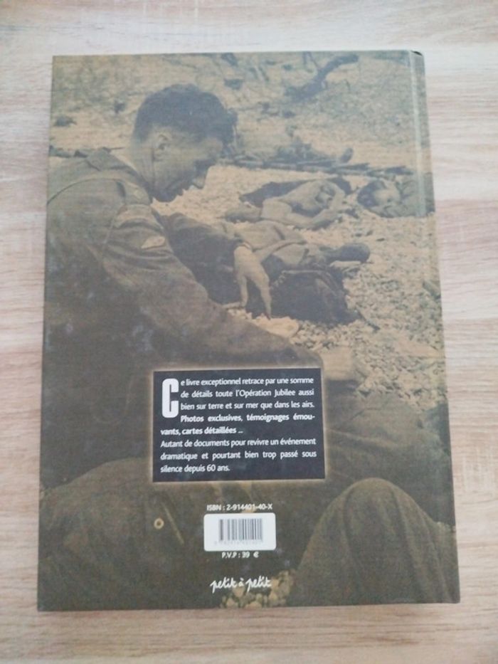 Livre le sacrifice des Canadiens 19 août 1942 - photo numéro 2