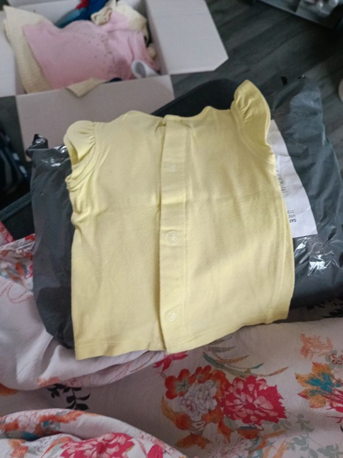 Lot t-shirt 1 mois - photo numéro 9