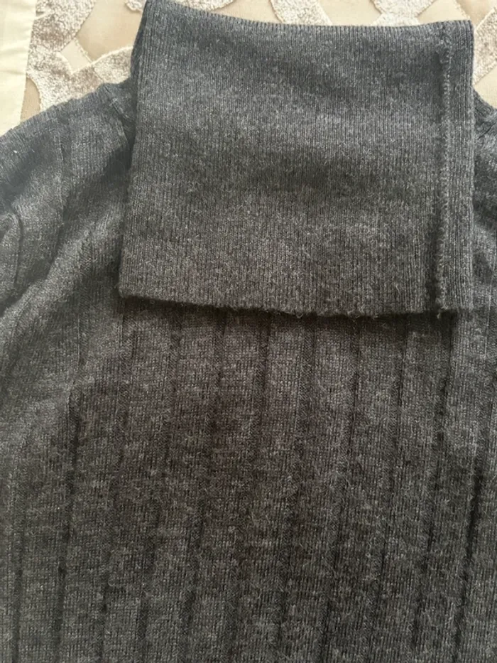 Pull noir - photo numéro 5