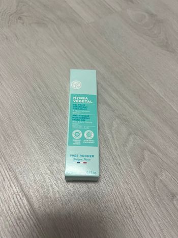 Gel frais défatiguant hydratant 15 ml neuf YR