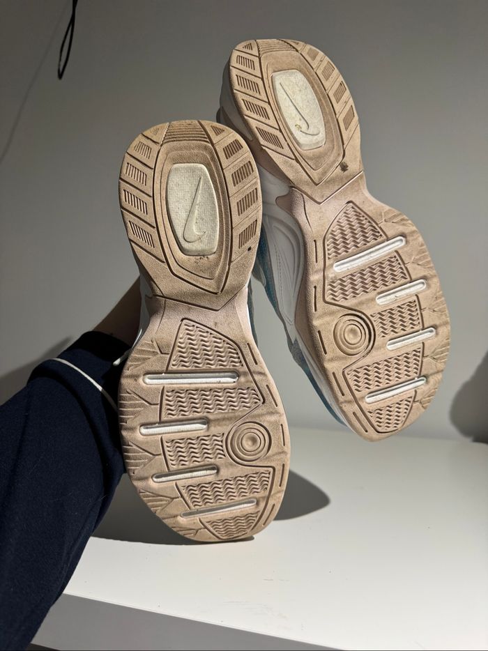 Chaussures Nike holographiques - photo numéro 5