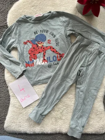 Pyjama ~ miraculous ~ 4 ans