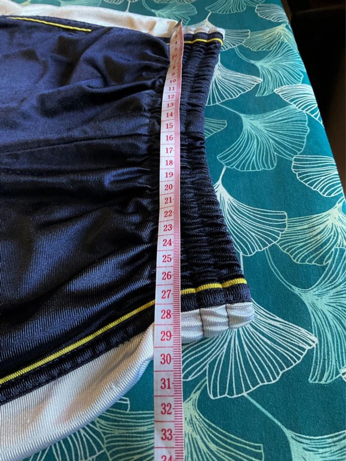 Short léger de sport bleu marine pour enfant Puma taille M 14 ans 386 - photo numéro 6