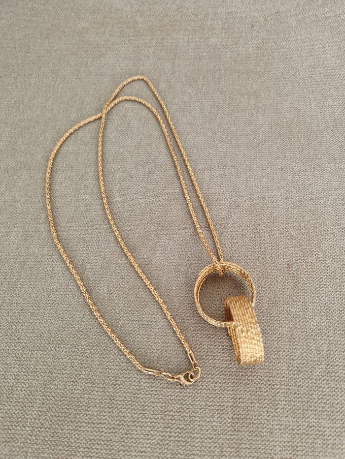 Collier long doré avec 2 anneaux liés - photo numéro 8