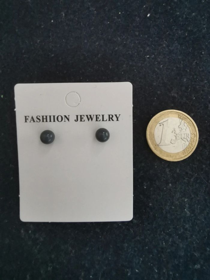 Puces d'oreilles grises - photo numéro 2