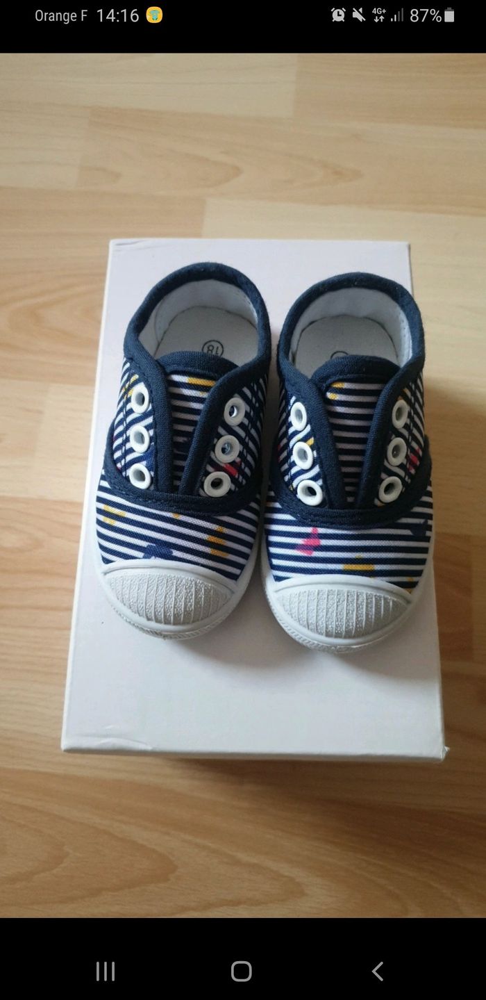 Chaussure taille 18