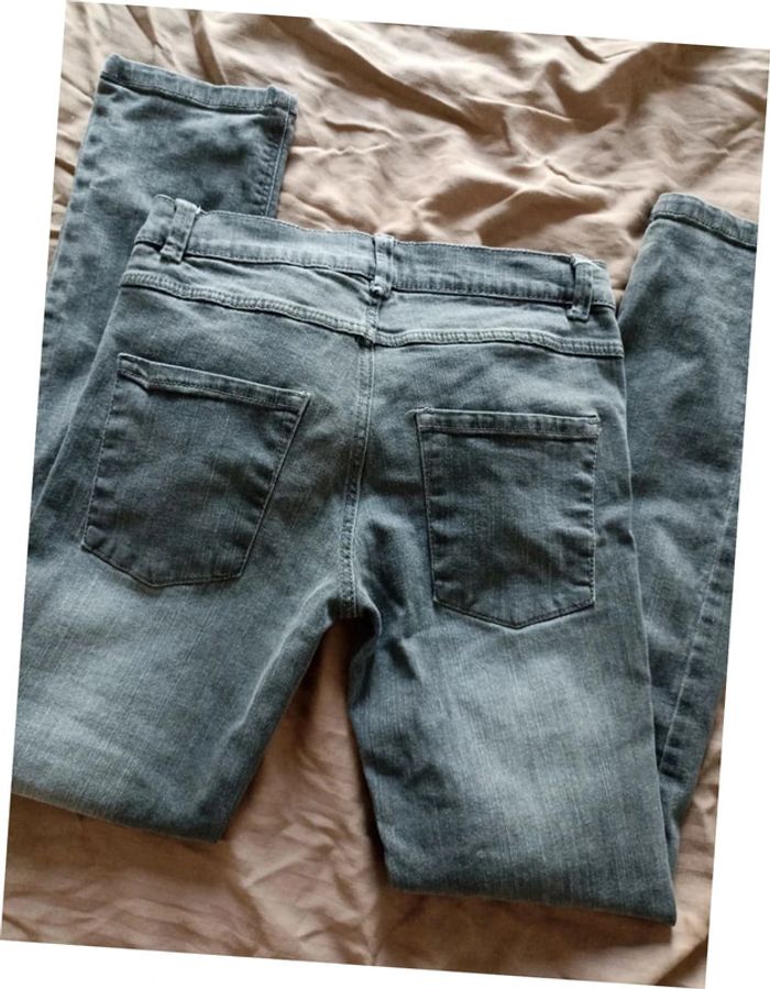 Très beau jean gris - photo numéro 6