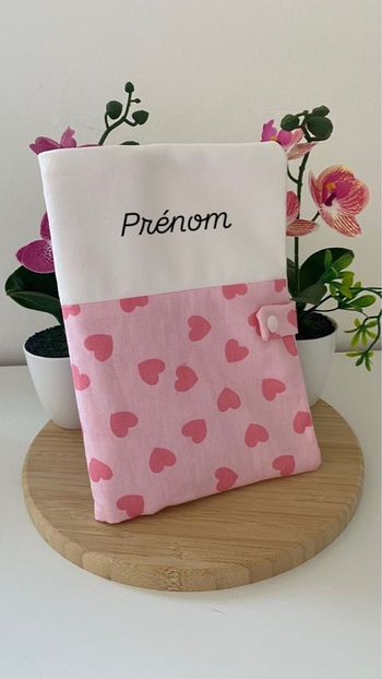 Protège carnet de santé personnalisé personnalisable cœur rose prenom enfant bébé 