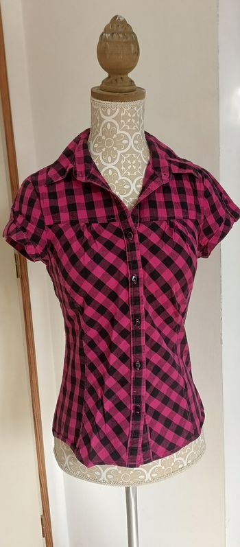 Chemisier à carreaux rose fushia et noir à manches
