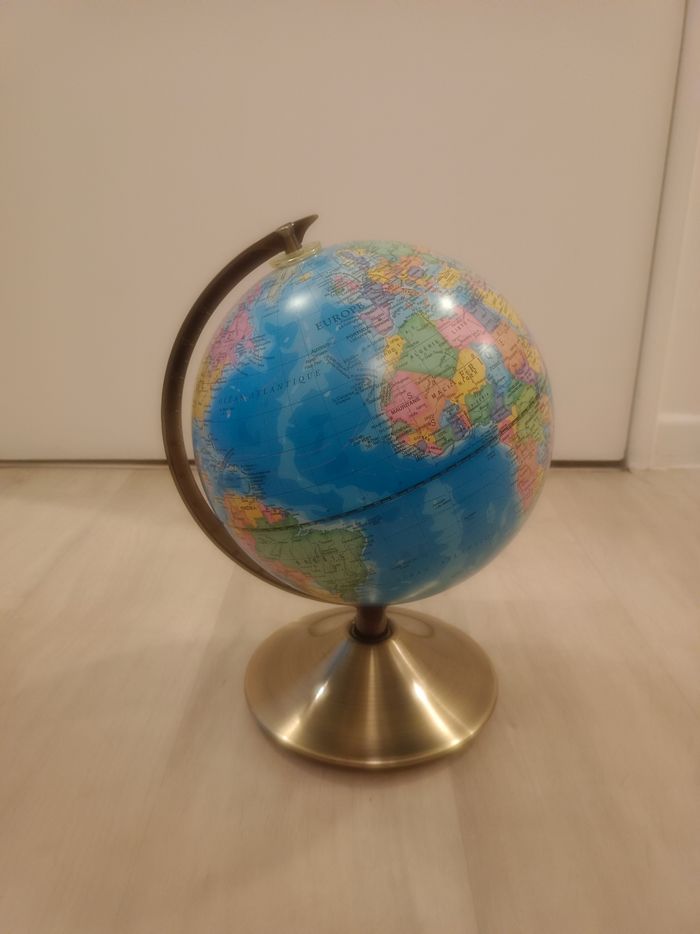Globe terrestre le jour, globe céleste la nuit
Marque BUKI - photo numéro 4
