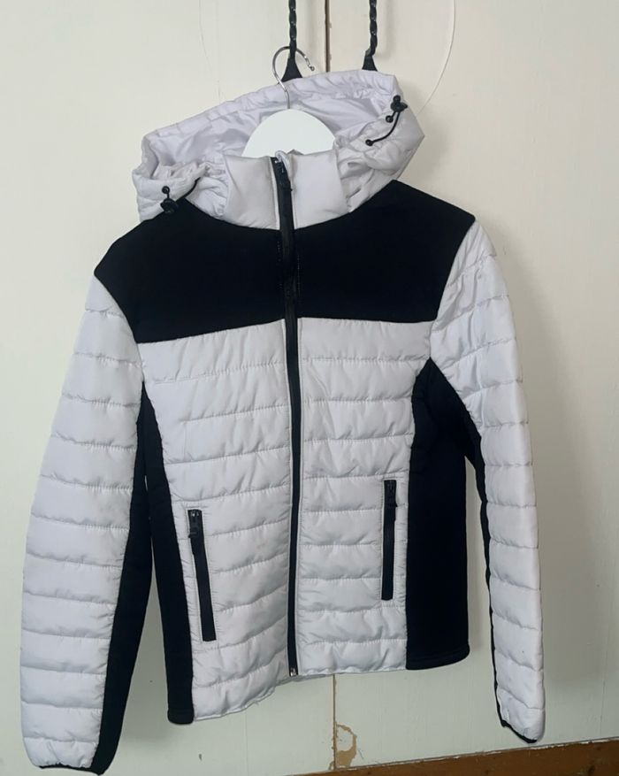 Manteau à capuche léger