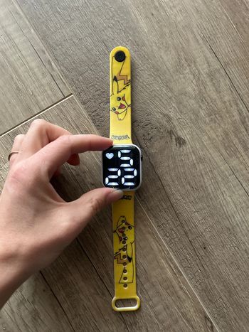 Montre numérique Pikachu