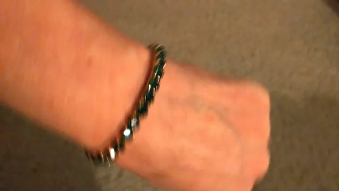 Bracelet doré cristaux verts foncés, femme, élastique - photo numéro 5