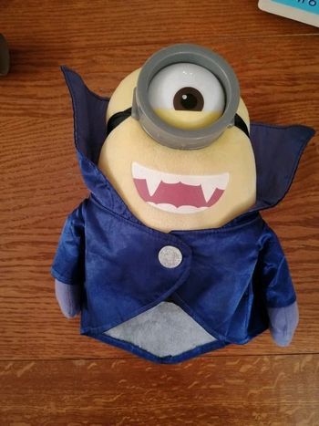 Peluche Minion vampire